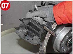 brake-pad-installation-image7